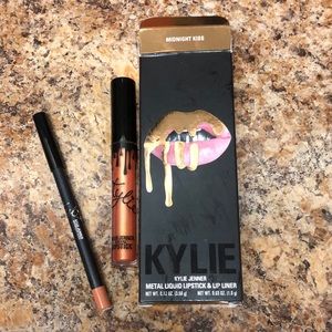 Midnight kiss metal lip kit